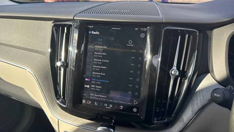 Volvo XC60 2.0 B5P Plus Dark 5dr AWD Geartronic Petrol Estate